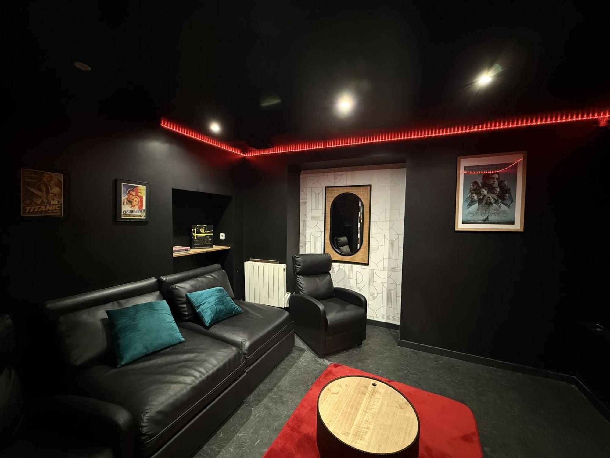 80 B - Sebastopol Cinema *